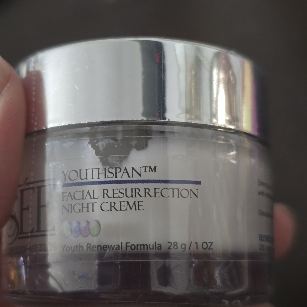 Youth Skincare Set with Blue and Silver Packaging - Picture 3 of 13